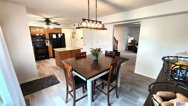 5406 NW 4th Street, Lincoln, NE 68521