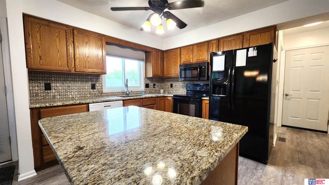 5406 NW 4th Street, Lincoln, NE 68521