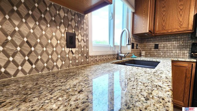 5406 NW 4th Street, Lincoln, NE 68521