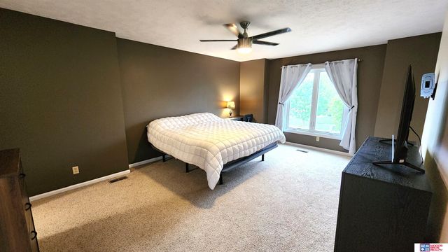 5406 NW 4th Street, Lincoln, NE 68521