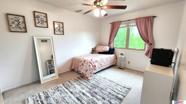 5406 NW 4th Street, Lincoln, NE 68521