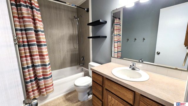 5406 NW 4th Street, Lincoln, NE 68521