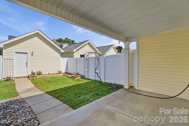 13938 Cypress Woods Drive, Huntersville, NC 28078