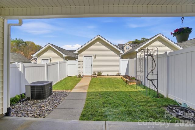 13938 Cypress Woods Drive, Huntersville, NC 28078