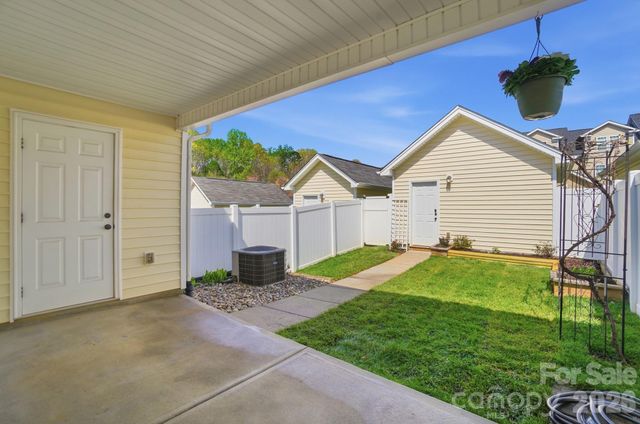 13938 Cypress Woods Drive, Huntersville, NC 28078