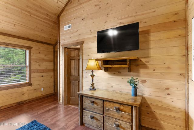 2822 Owens Ridge Way, Sevierville, TN 37876