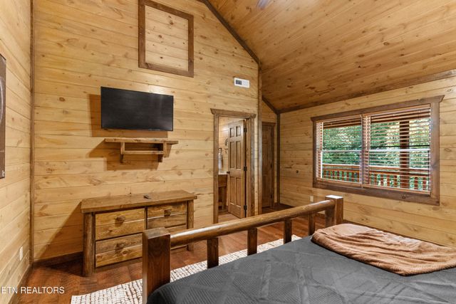 2822 Owens Ridge Way, Sevierville, TN 37876