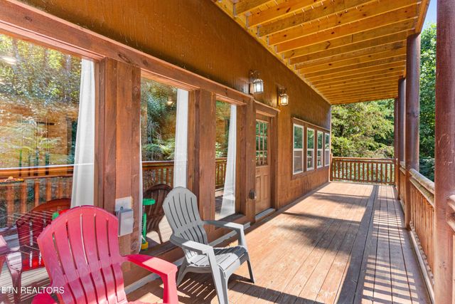 2822 Owens Ridge Way, Sevierville, TN 37876