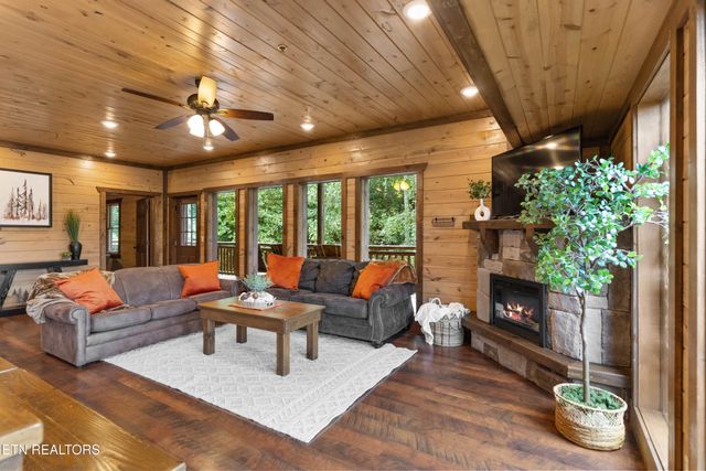 2822 Owens Ridge Way, Sevierville, TN 37876