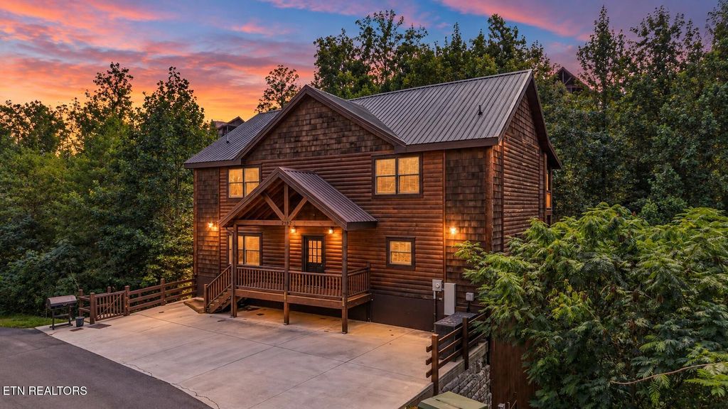 2822 Owens Ridge Way, Sevierville, TN 37876