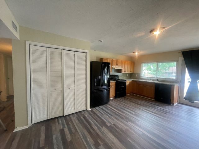 627 Mckown Drive, Mansfield, TX 76063