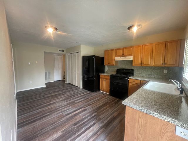 627 Mckown Drive, Mansfield, TX 76063