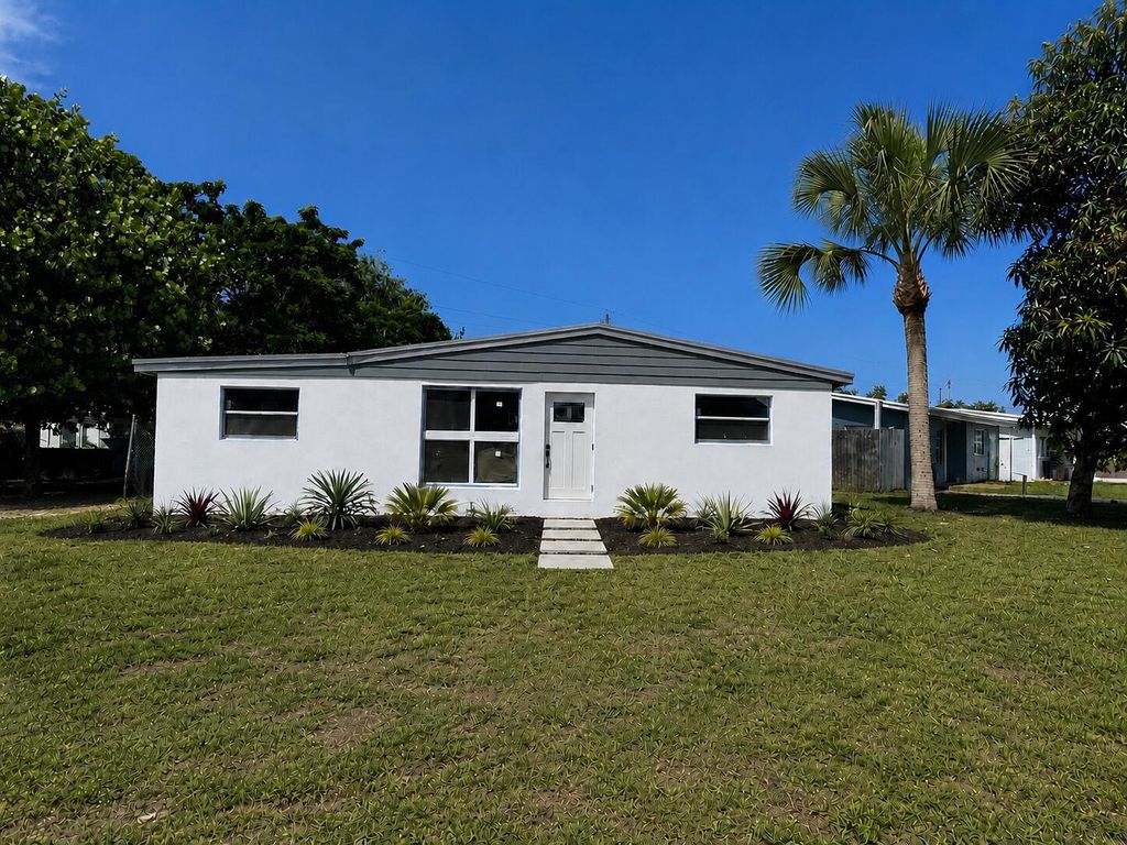 4181 WINCHESTER Lane, West Palm Beach, FL 33406