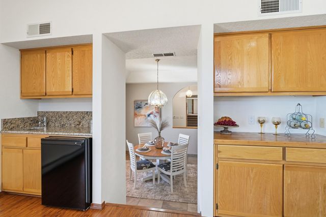 900 Piedra Larga Place NE, Albuquerque, NM 87123