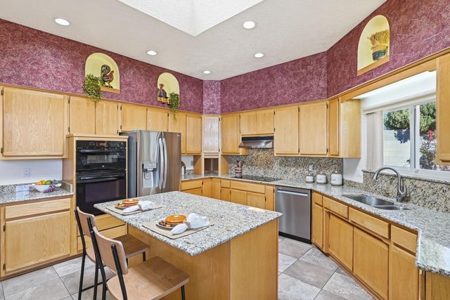 900 Piedra Larga Place NE, Albuquerque, NM 87123