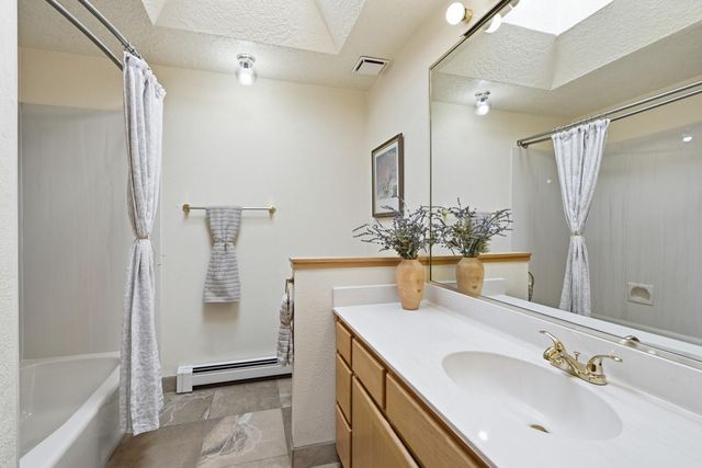 900 Piedra Larga Place NE, Albuquerque, NM 87123