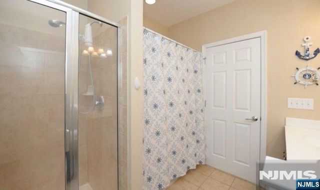5 Holly Lane, Garfield, NJ 07026
