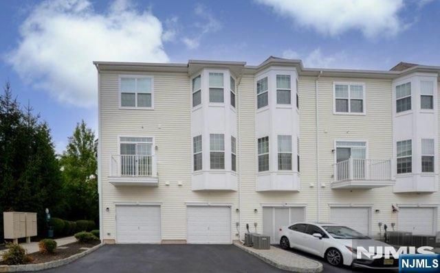 5 Holly Lane, Garfield, NJ 07026