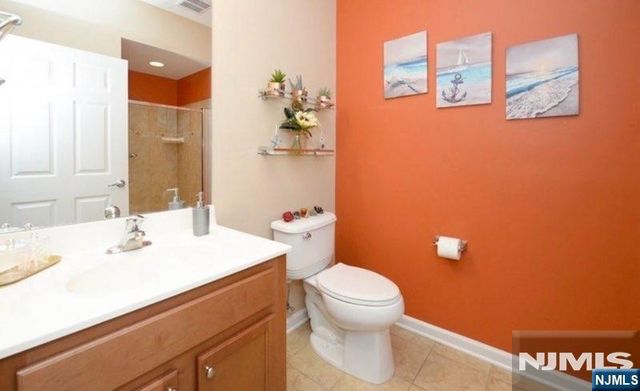 5 Holly Lane, Garfield, NJ 07026