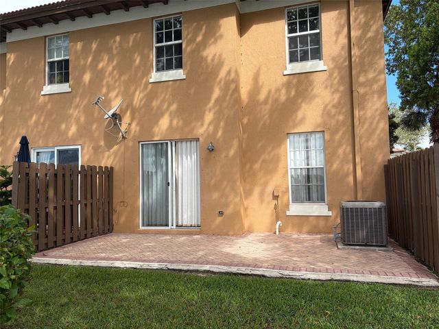 6903 Julia Gardens Drive, Coconut Creek, FL 33073