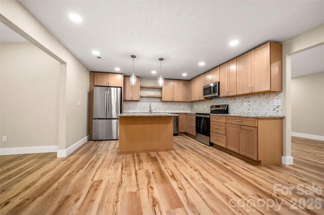 323 Stepp Avenue, Hendersonville, NC 28739
