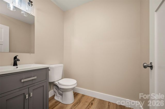 323 Stepp Avenue, Hendersonville, NC 28739
