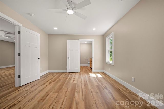 323 Stepp Avenue, Hendersonville, NC 28739