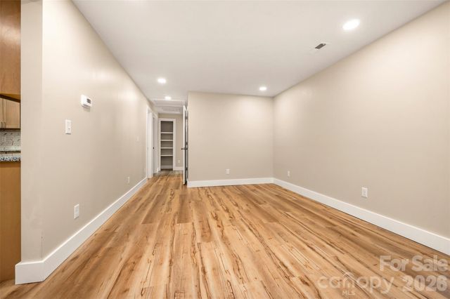 323 Stepp Avenue, Hendersonville, NC 28739