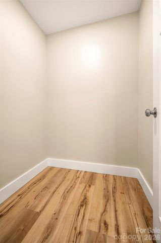 323 Stepp Avenue, Hendersonville, NC 28739