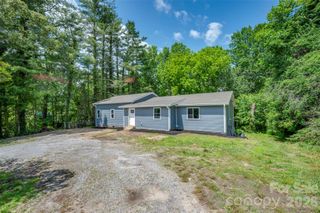 323 Stepp Avenue, Hendersonville, NC 28739