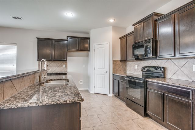 700 San Miguel Trail, Fort Worth, TX 76052