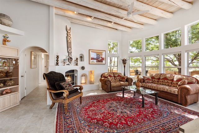 1 Sombra Court, Santa Fe, NM 87508