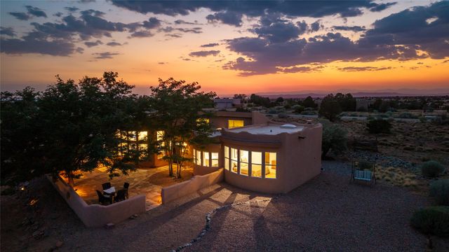 1 Sombra Court, Santa Fe, NM 87508