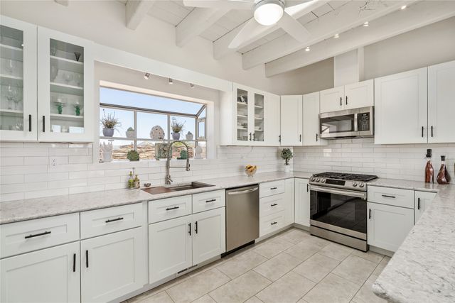 1 Sombra Court, Santa Fe, NM 87508
