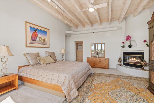 1 Sombra Court, Santa Fe, NM 87508