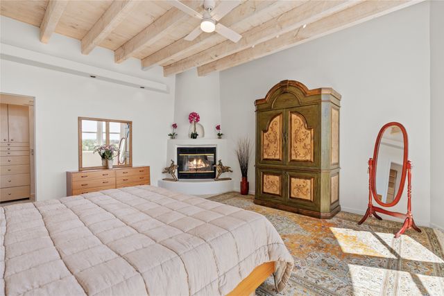 1 Sombra Court, Santa Fe, NM 87508
