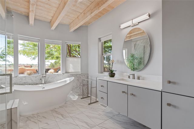 1 Sombra Court, Santa Fe, NM 87508