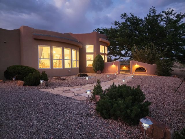 1 Sombra Court, Santa Fe, NM 87508