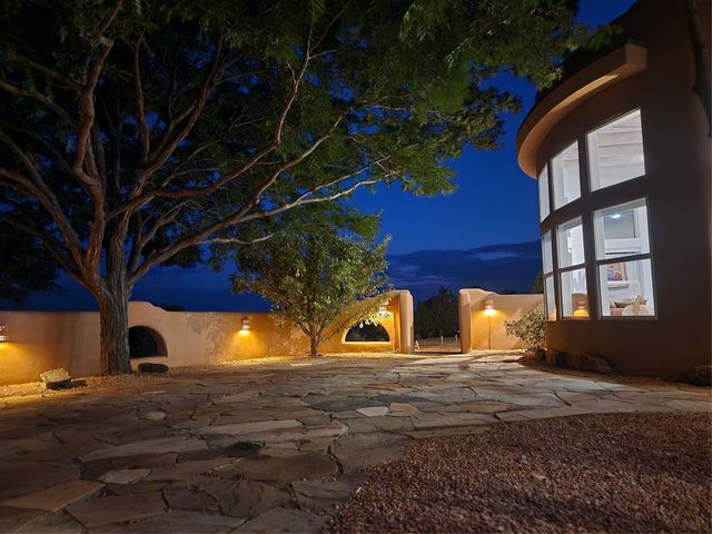 1 Sombra Court, Santa Fe, NM 87508