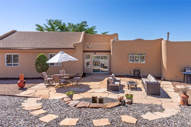 1 Sombra Court, Santa Fe, NM 87508