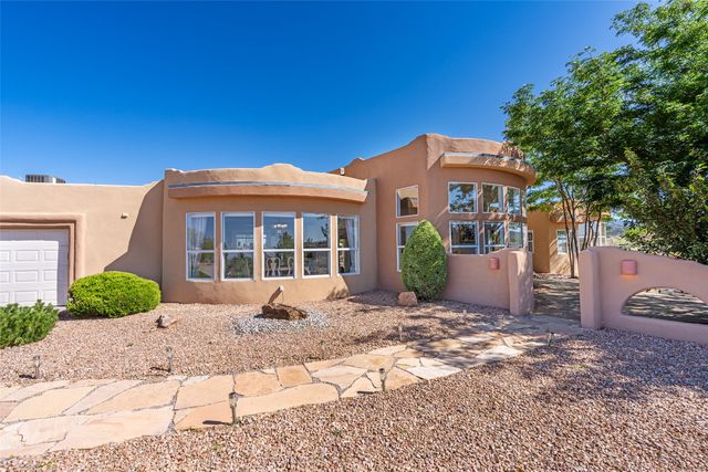 1 Sombra Court, Santa Fe, NM 87508