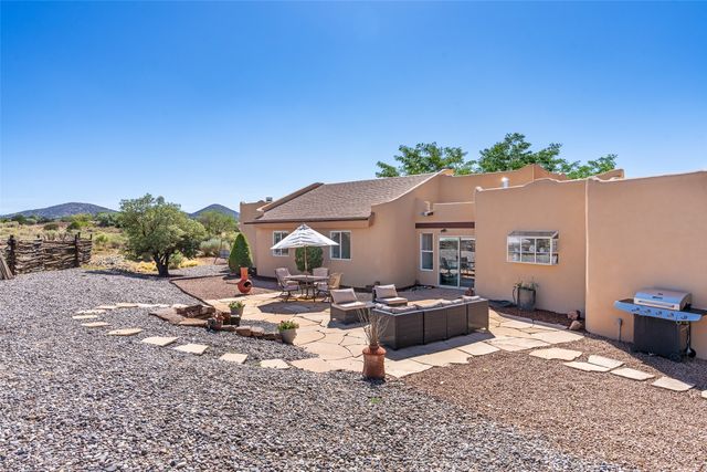 1 Sombra Court, Santa Fe, NM 87508