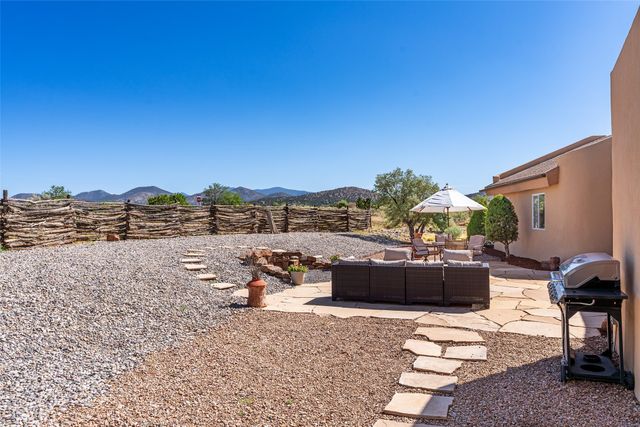 1 Sombra Court, Santa Fe, NM 87508