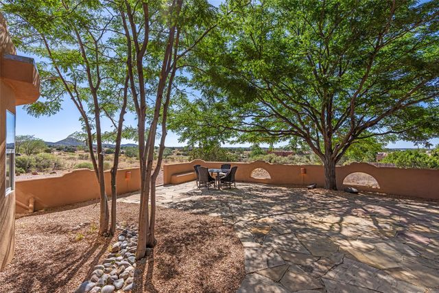 1 Sombra Court, Santa Fe, NM 87508