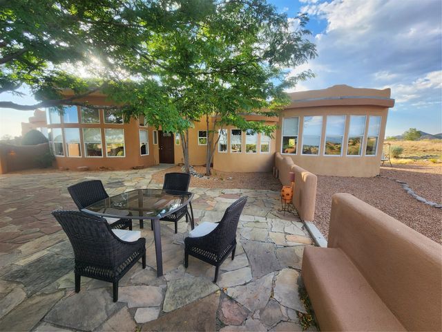 1 Sombra Court, Santa Fe, NM 87508