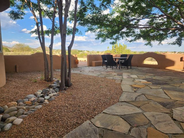 1 Sombra Court, Santa Fe, NM 87508