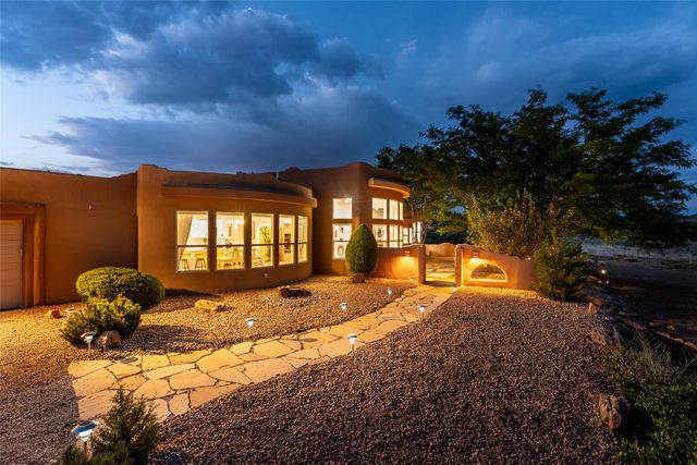 1 Sombra Court, Santa Fe, NM 87508
