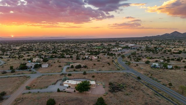 1 Sombra Court, Santa Fe, NM 87508