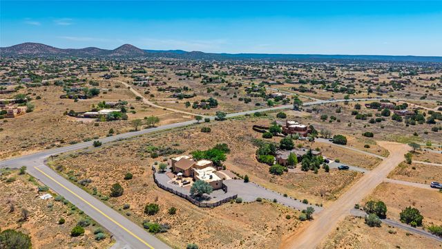 1 Sombra Court, Santa Fe, NM 87508