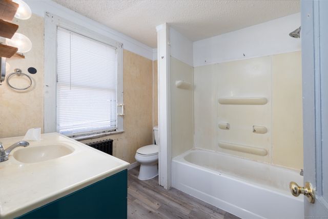 301 Queen Street, Bristol, CT 06010